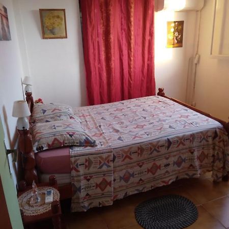 Au Jardin Fleuri Apartment Сент-Ан Екстериор снимка