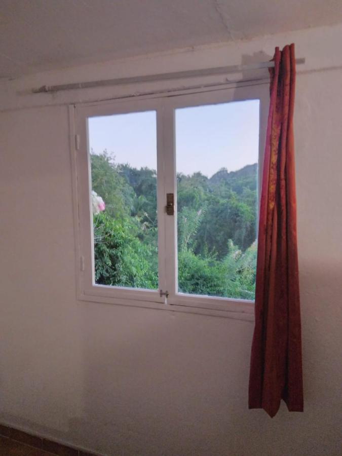Au Jardin Fleuri Apartment Сент-Ан Екстериор снимка